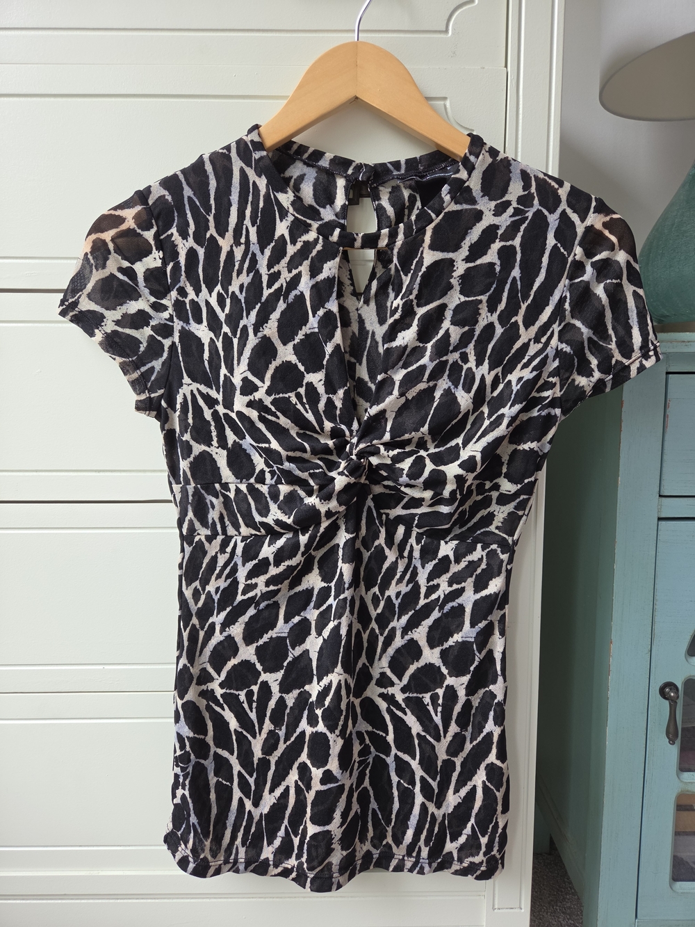Black & Cream Twist-Front Short Sleeve Top